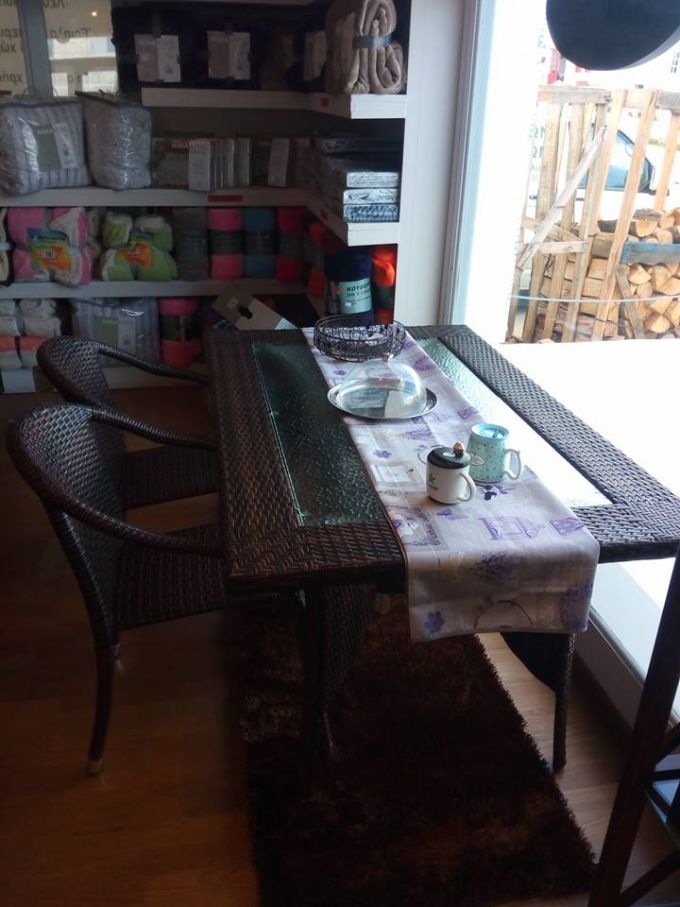 ΣΕΤ ΤΡΑΠΕΖΙΑ 5ΤΕΜ. 155Χ100 & ΚΑΡΕΚΛΕΣ RATTAN ΠΡΟΣΦΟΡΑ